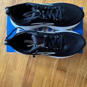 Brooks Glycerin 22 Women’s Size 9 Black and White Running Shoes